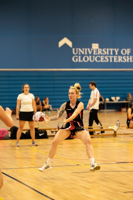 Hucclecote GD receiving the ball